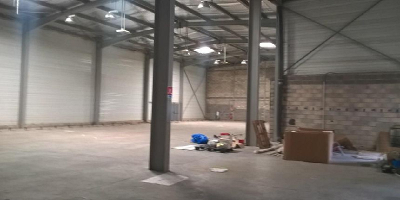 
                                                Location
                                                 À louer - Local Industriel de 1 500 m² à Perpignan Est