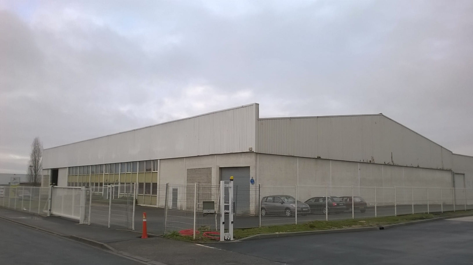 
                                                Location
                                                 À louer – Local industriel de 2 150 m² à Saint-Martin-sur-le-Pré – Marne (51)
