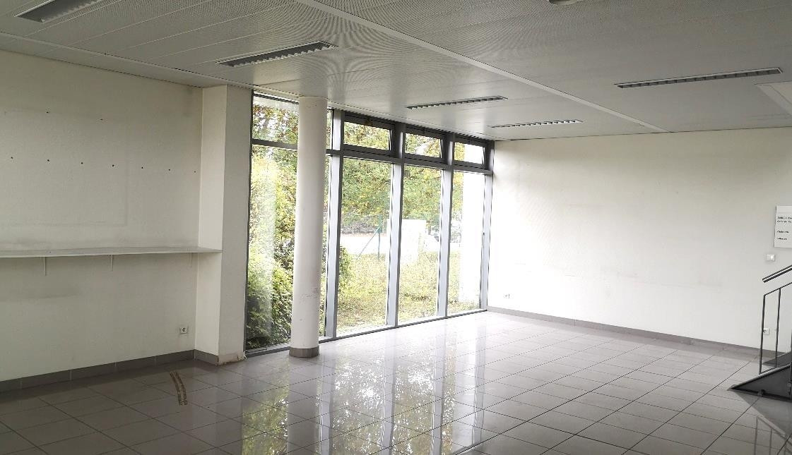 
                                                Location
                                                 A louer - Local industriel de 3000 m² dans la Zone de la Pompelle à Reims - Marne (51)