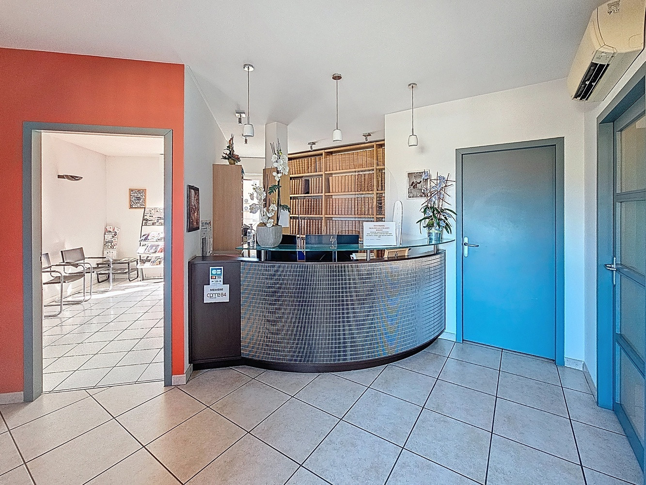 
                                                Location
                                                 A louer local proffessionnel Piolenc 190m2