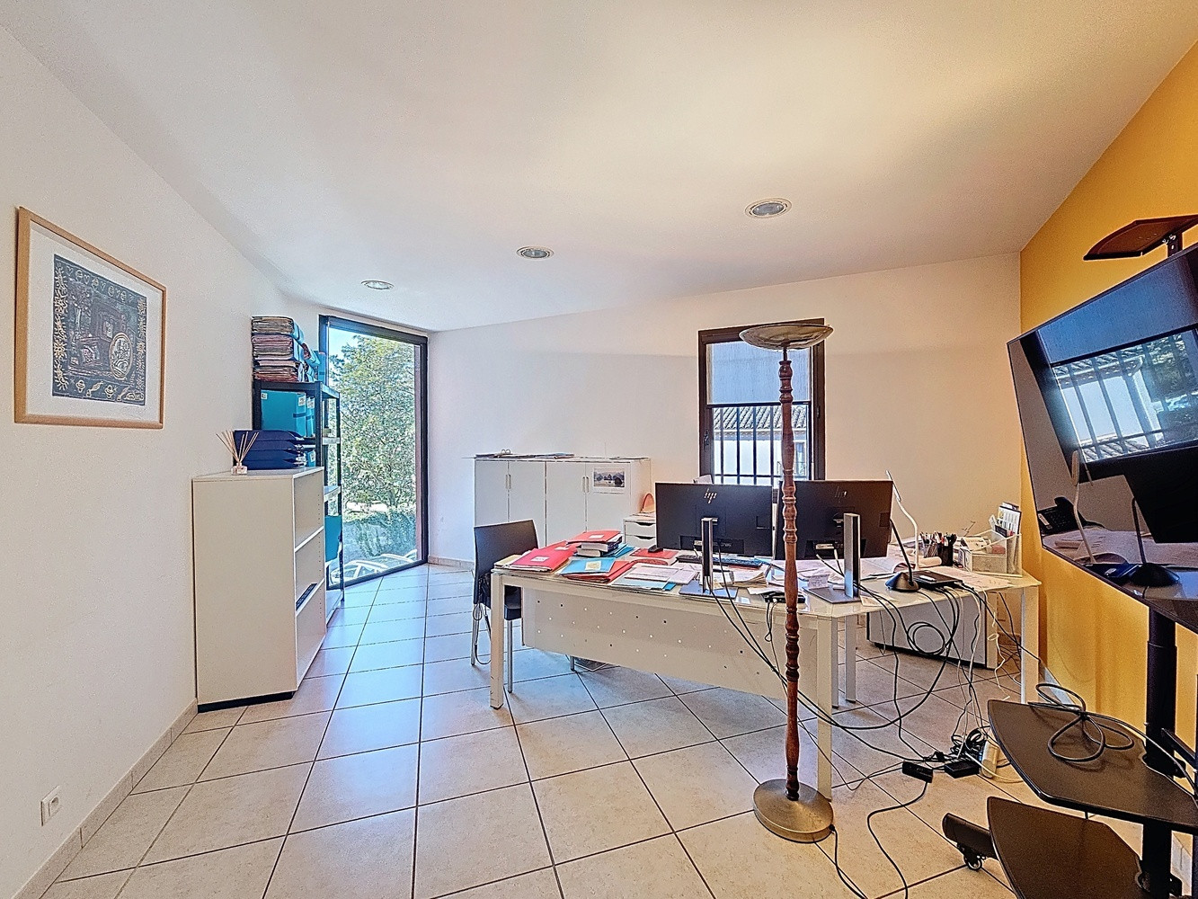 
                                                Location
                                                 A louer local proffessionnel Piolenc 190m2