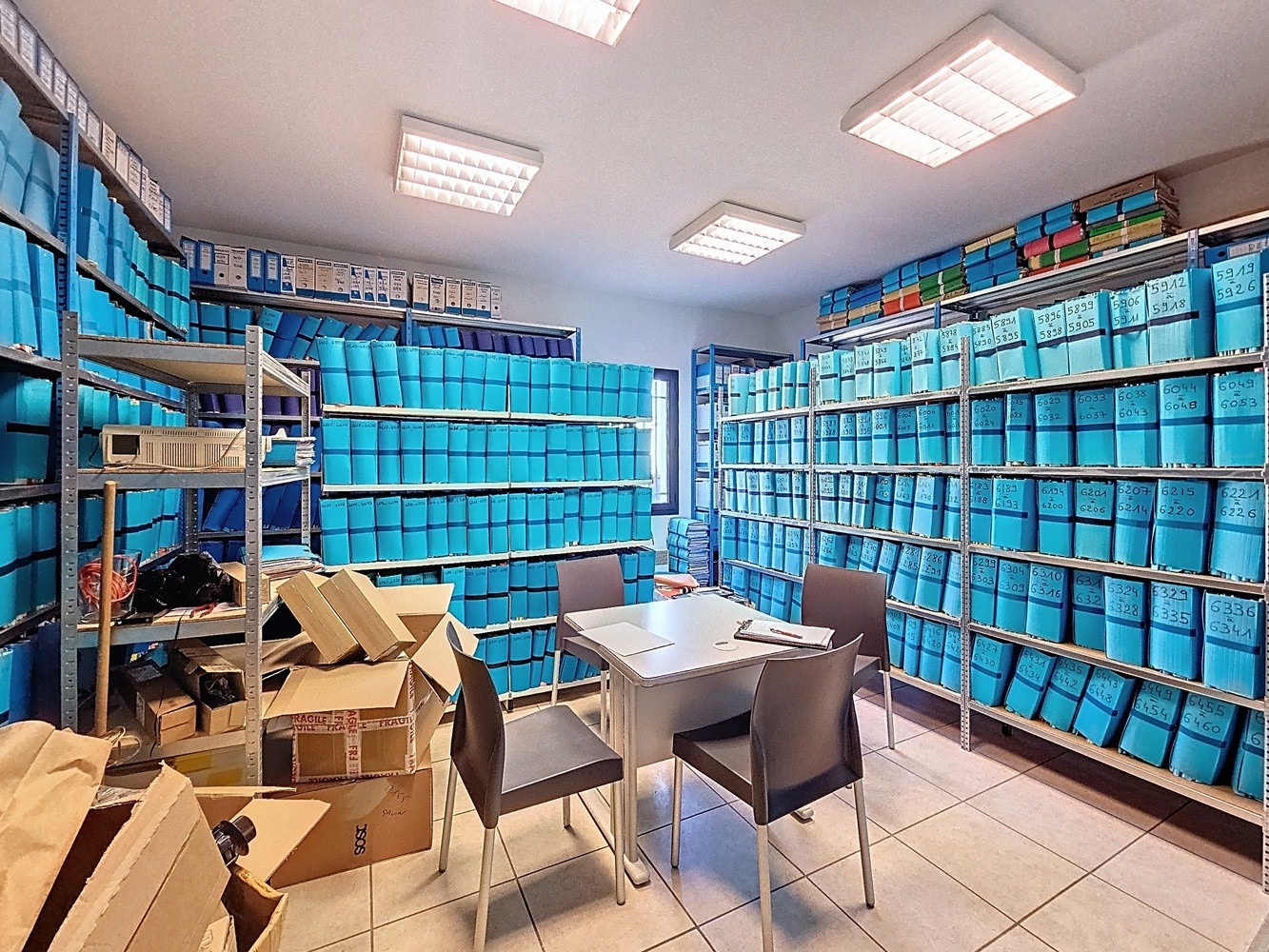 
                                                Location
                                                 A louer local proffessionnel Piolenc 190m2