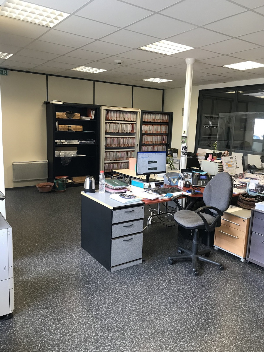 
                                                Location
                                                 À louer – locaux d'activité de 500 m² à Longuenesse