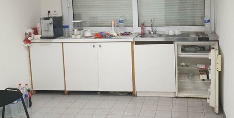 
                                                Location
                                                 À louer - locaux d'activité de 570 m² à Avignon