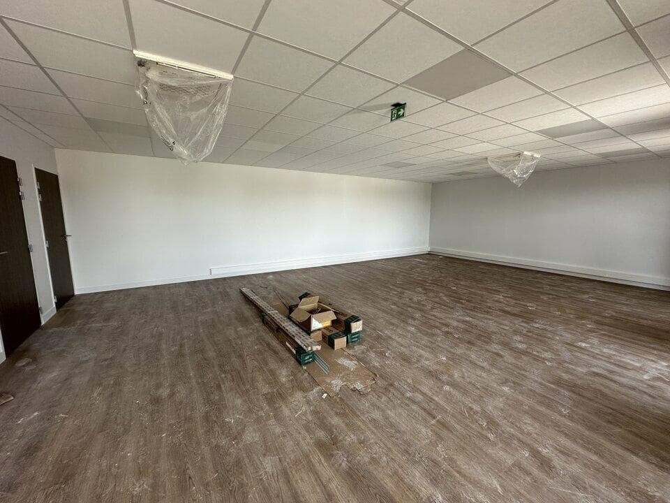 
                                                Location
                                                 À louer – Locaux d'Activités à partir de 400 m² à Saint-Léonard - Marne (51)