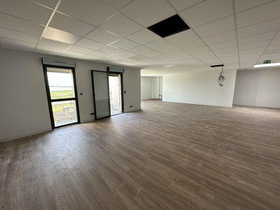 
                                                Location
                                                 À louer – Locaux d'Activités à partir de 400 m² à Saint-Léonard - Marne (51)