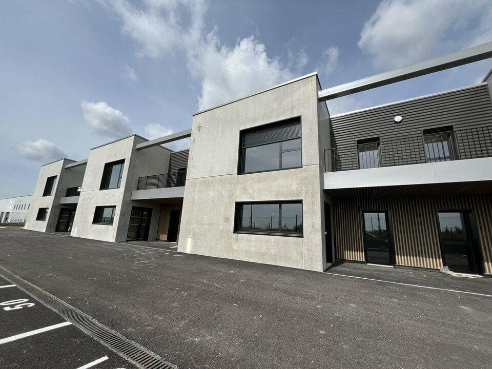 
                                                Location
                                                 À louer – Locaux d'Activités à partir de 400 m² à Saint-Léonard – Marne (51)