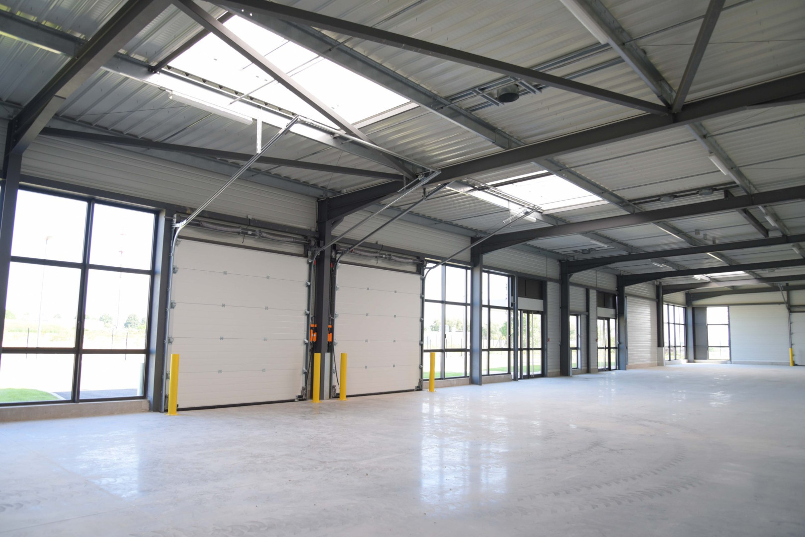 
                                                Location
                                                 À louer – Locaux d'Activités de 120 à 400 m² à Poitiers – Vienne (86)