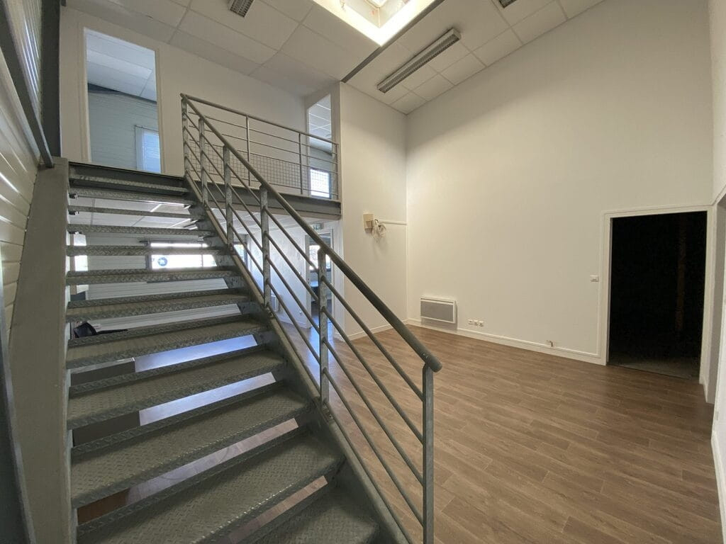 
                                                Location
                                                 À louer – Locaux d'activités de 127 à 137 m² à Nantes – Loire Atlantique (44)