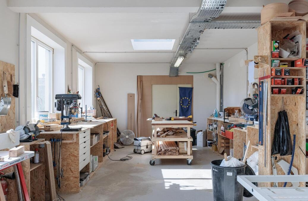 
                                                Location
                                                 À louer – Locaux d'activités de 30 à 250 m² dédiés à l'artisanat et aux métiers d'art à  Ivry-sur-Se