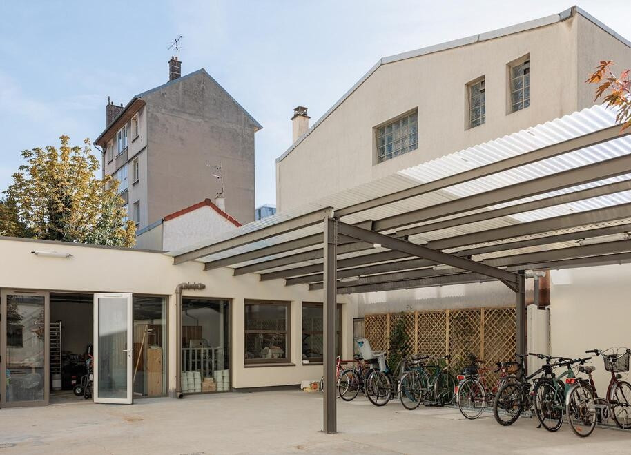 
                                                Location
                                                 À louer – Locaux d'activités de 30 à 250 m² dédiés à l'artisanat et aux métiers d'art à  Ivry-sur-Se