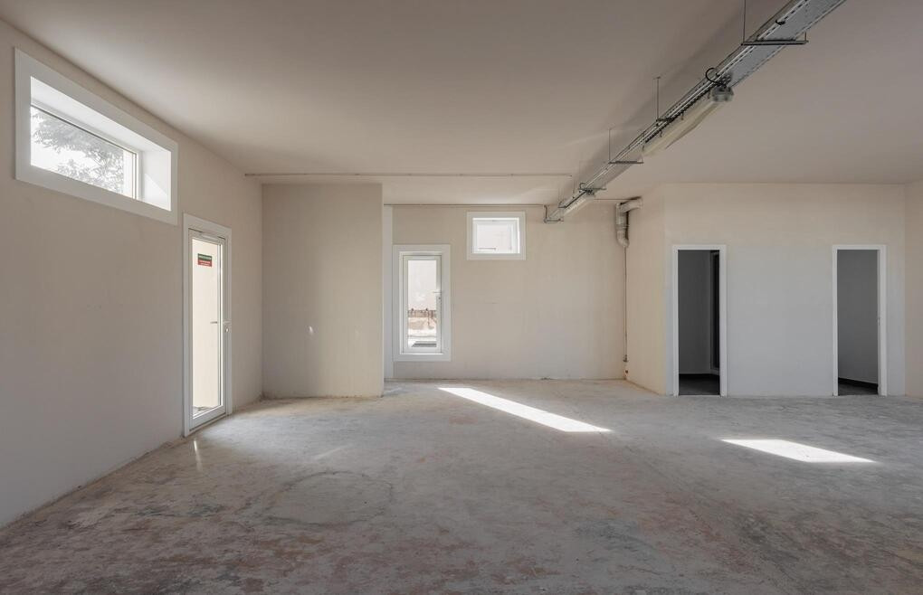 
                                                Location
                                                 À louer – Locaux d'activités de 30 à 250 m² dédiés à l'artisanat et aux métiers d'art à  Ivry-sur-Se