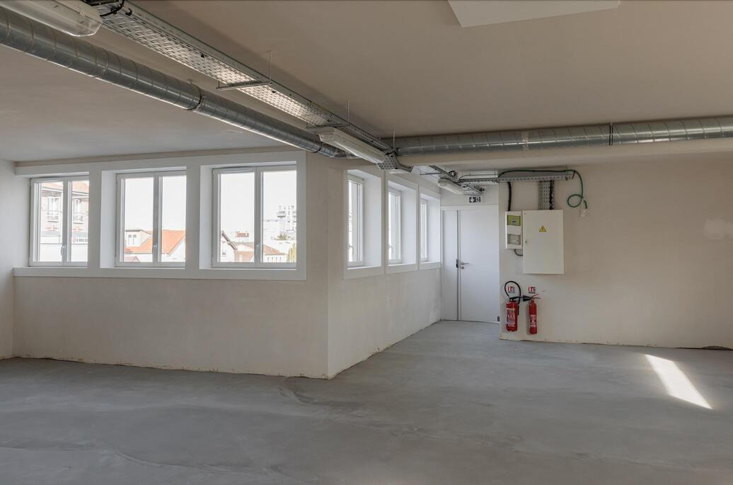 
                                                Location
                                                 À louer – Locaux d'activités de 30 à 250 m² dédiés à l'artisanat et aux métiers d'art à  Ivry-sur-Seine – Val-de-Marne (94)