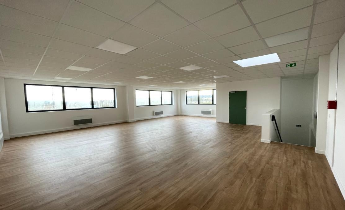 
                                                Location
                                                 À Louer – Locaux d'Activités de 311 à 712 m² à Argenteuil – Val-d'Oise (95)