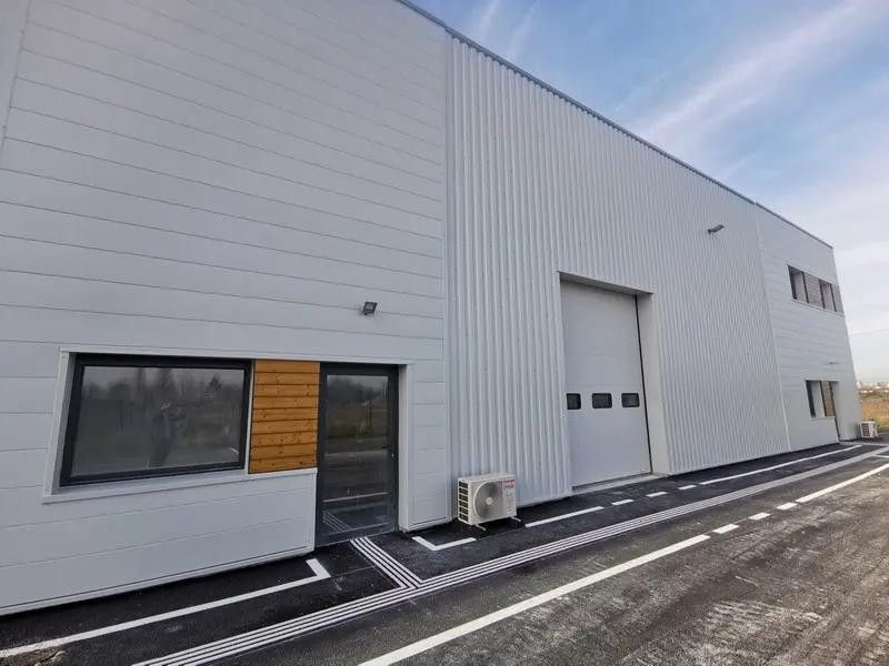 
                                                Location
                                                 À louer – Locaux d'activités de 389 m² à proximité de Reims – Marne (51)