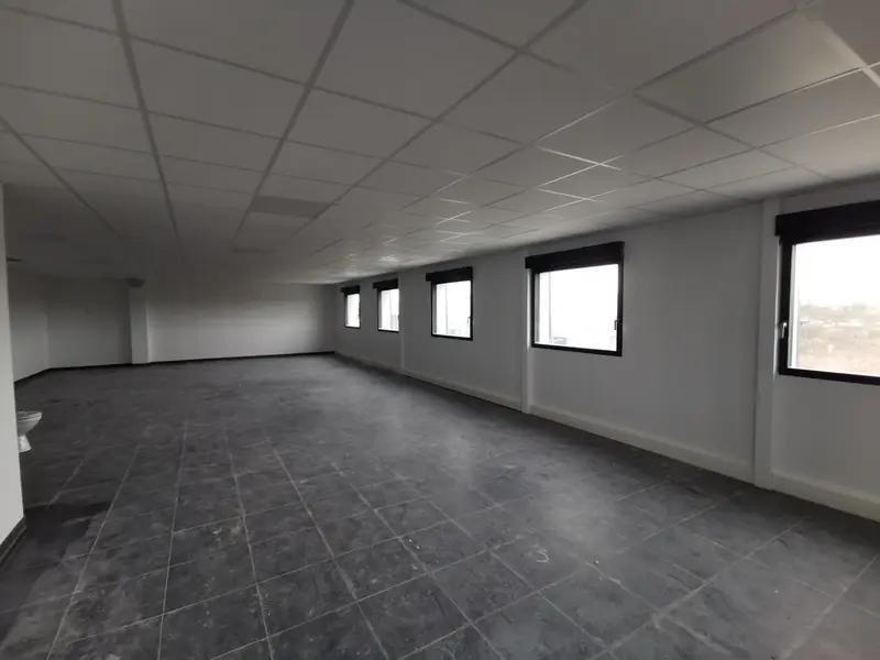 
                                                Location
                                                 À louer – Locaux d'activités de 389 m² à proximité de Reims – Marne (51)