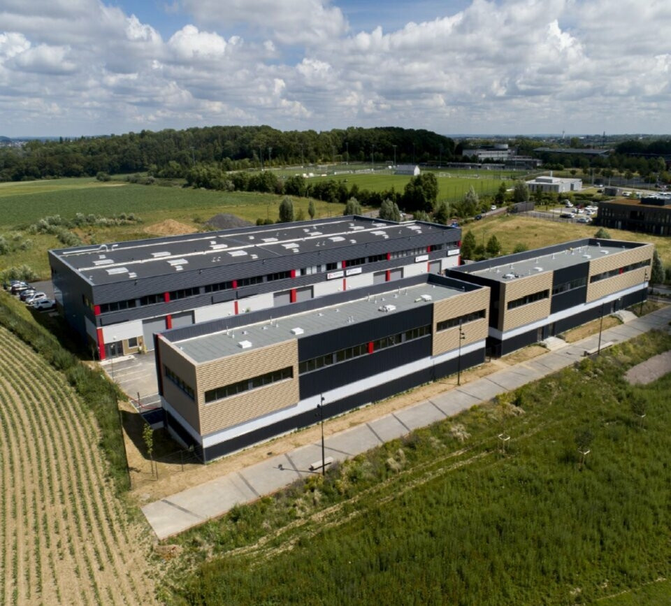 
                                                Location
                                                 À louer - locaux d'activités non divisibles de 250 m² à Famars à proximité de Valenciennes (59)