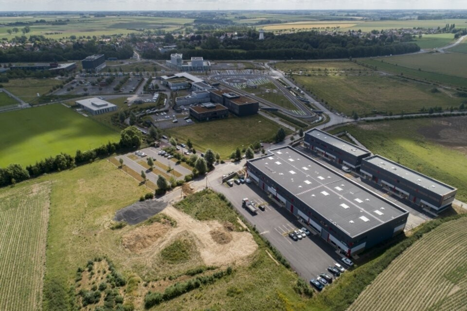 
                                                Location
                                                 À louer - locaux d'activités non divisibles de 250 m² à Famars à proximité de Valenciennes (59)