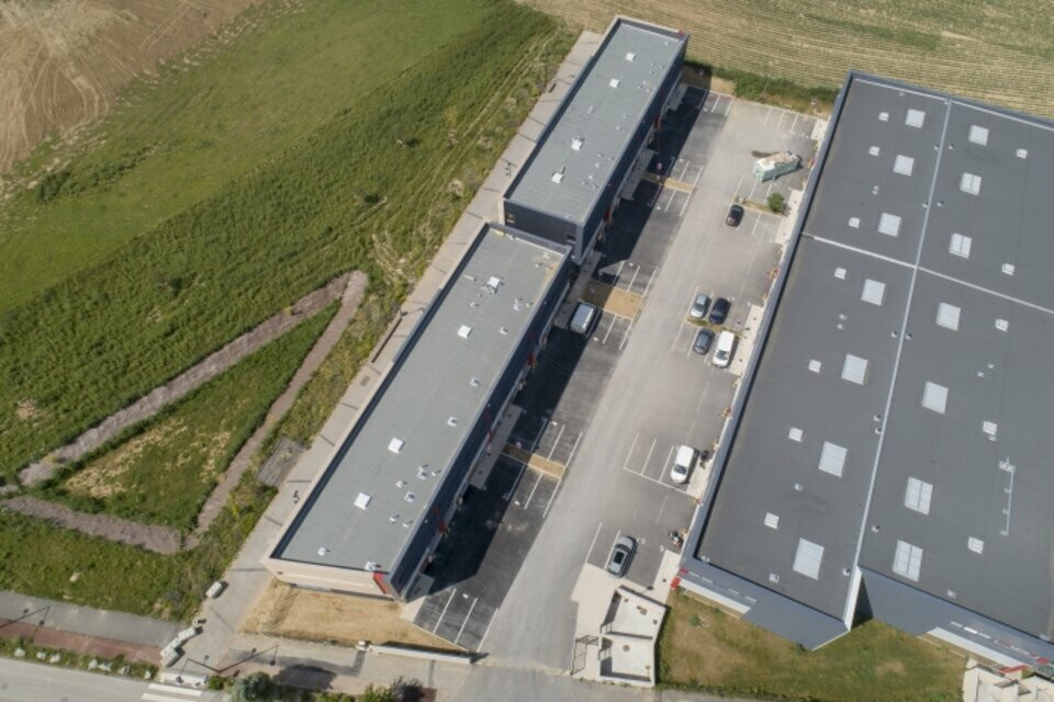 
                                                Location
                                                 À louer – locaux d'activités non divisibles de 250 m² à Famars à proximité de Valenciennes (59)