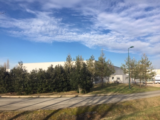
                                                Location
                                                 À louer – Locaux industriels de 1 243 m² à Giroussens (81)