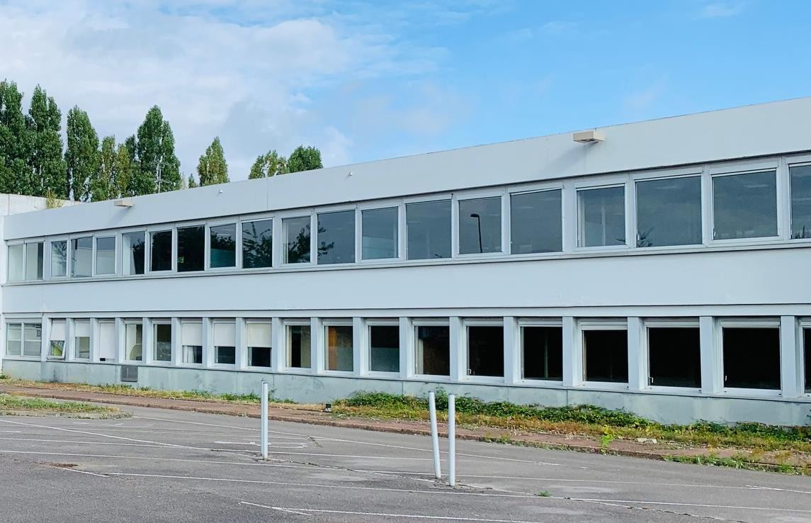 
                                                Location
                                                 À louer – Locaux Industriels de 25 000 m² divisibles à partir de 1 500 m² à Evreux – Eure (27)