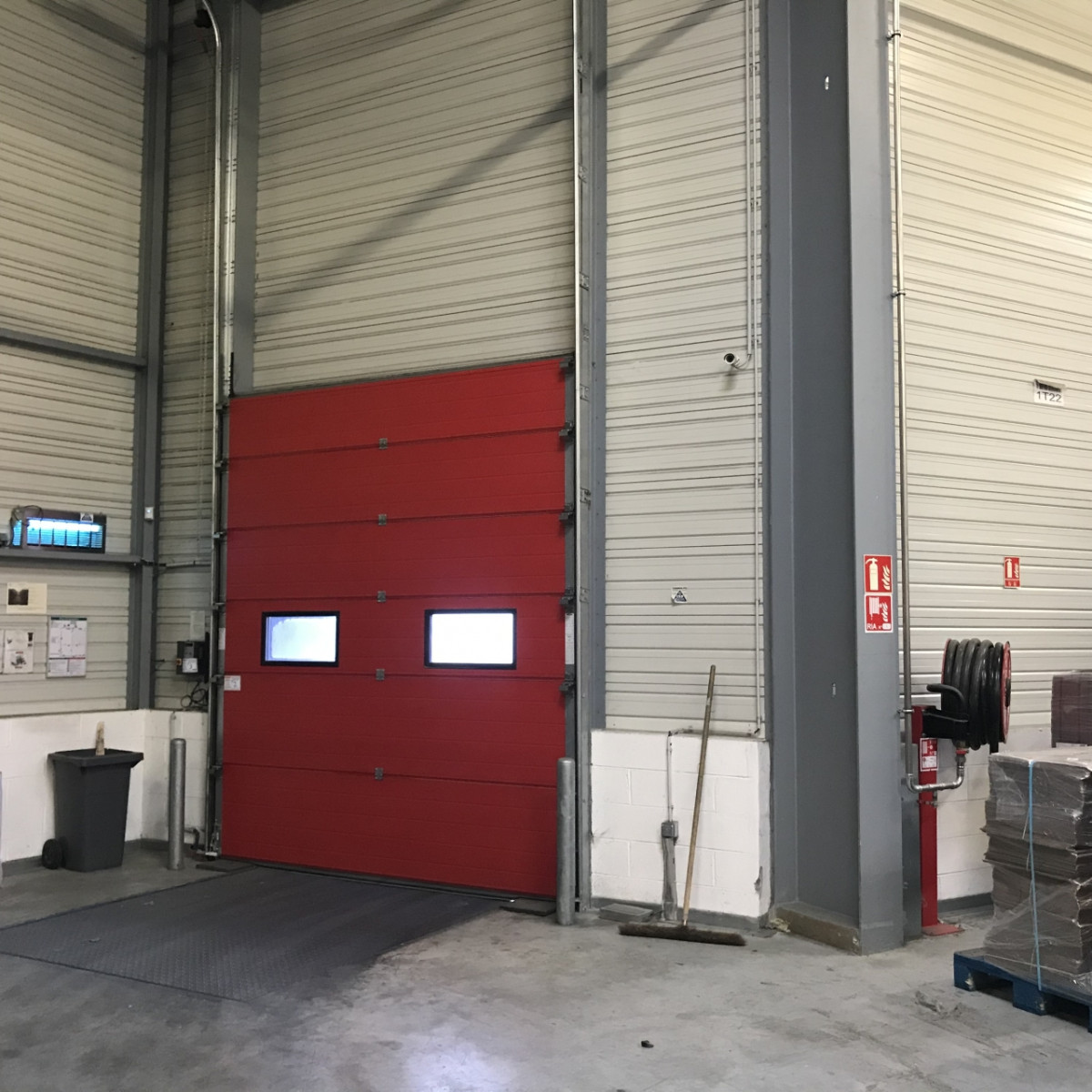 
                                                Location
                                                 À louer - locaux industriels non divisibles de 5 069 m² à Gauchy à proximité de Saint-Quentin (02)