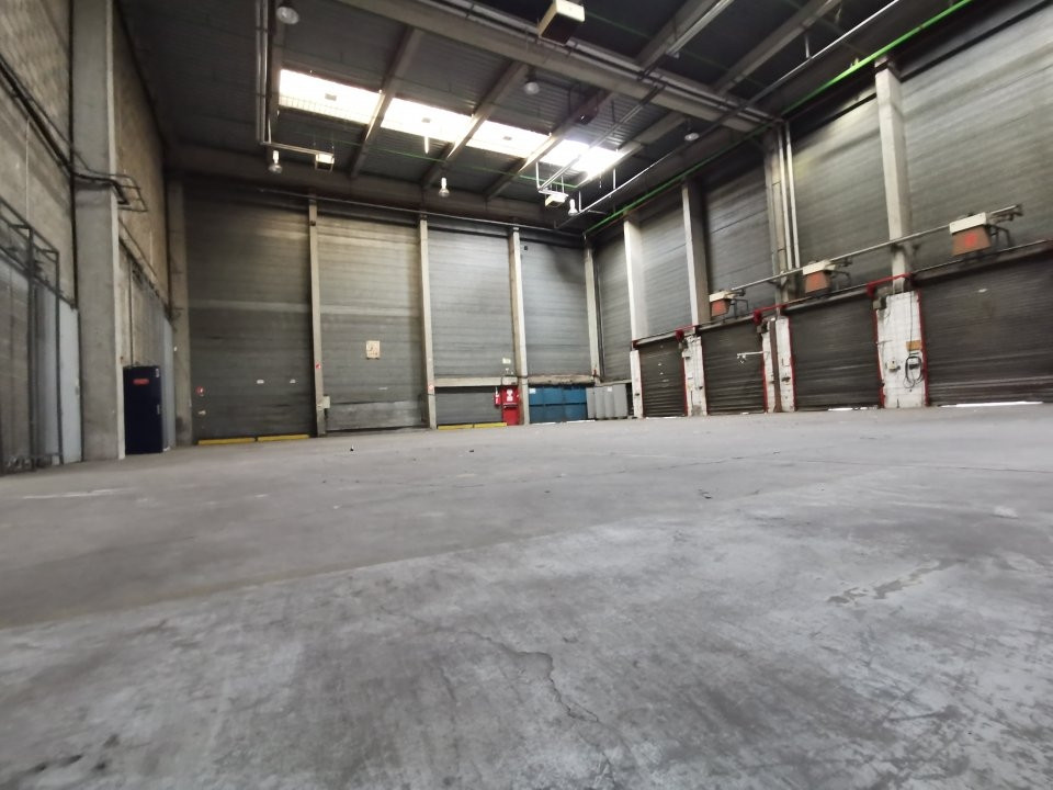 
                                                Location
                                                 À louer - locaux industriels non divisibles de 7 750 m² à Lesquin à proximité de Lille (59)