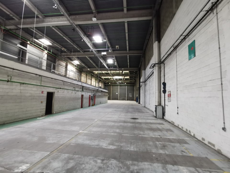 
                                                Location
                                                 À louer – locaux industriels non divisibles de 7 750 m² à Lesquin à proximité de Lille (59)