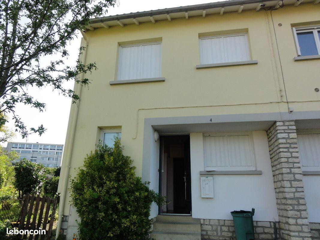 
                                                Location
                                                 A louer maison T3 avec jardin
