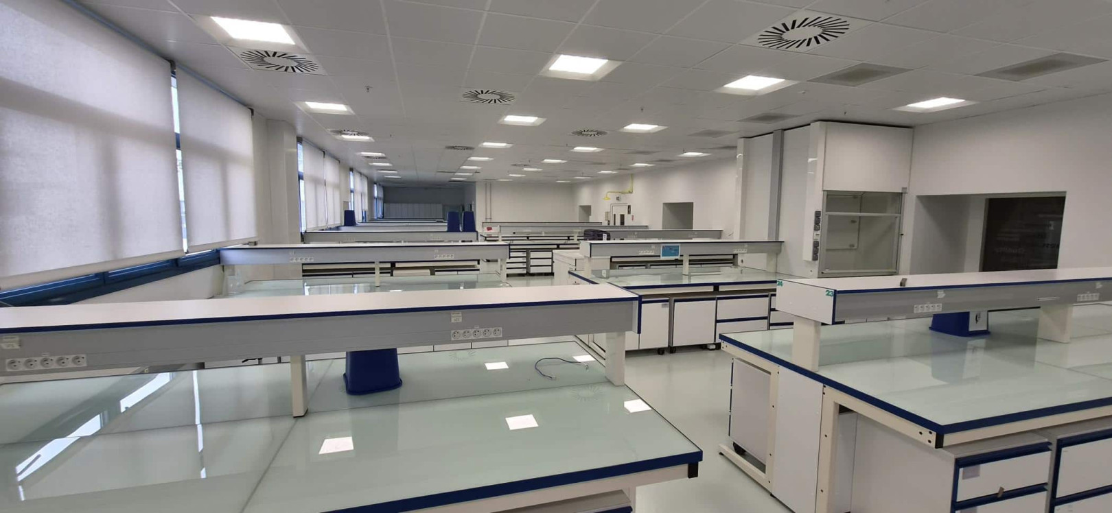 
                                                Location
                                                 À louer ou à vendre – Laboratoires de 6 000 m² à Val-de-Reuil – Eure (27)