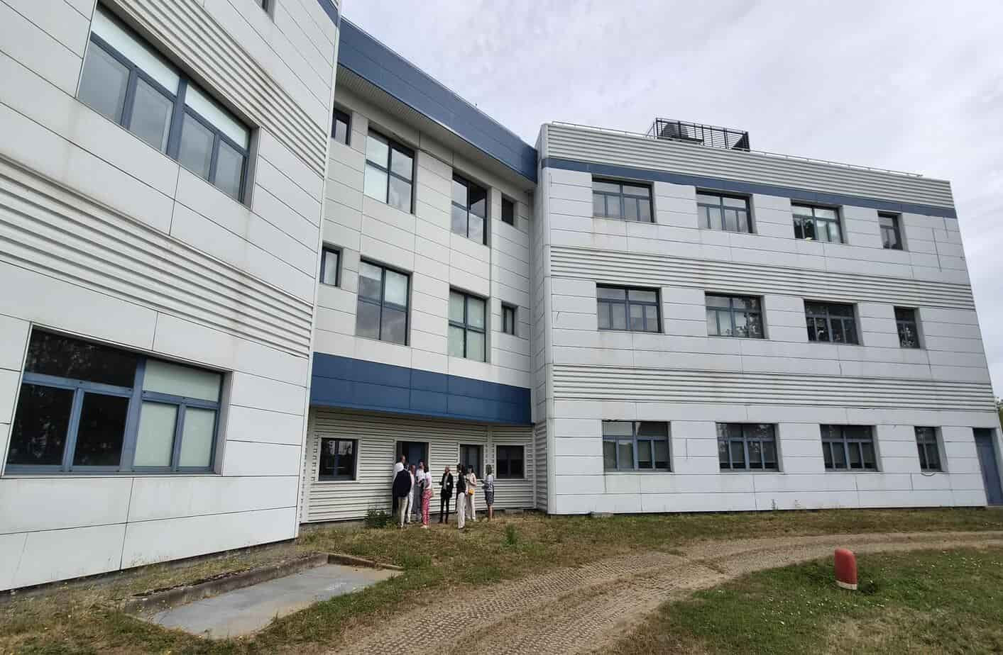 
                                                Location
                                                 À louer ou à vendre – Laboratoires de 6 000 m² à Val-de-Reuil – Eure (27)