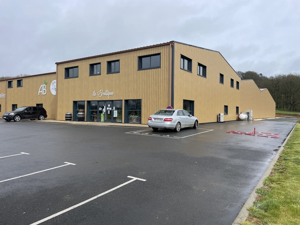 
                                                Location
                                                 À louer ou à vendre – Local industriel de 3 500 m² à Périgueux – Dordogne (24)