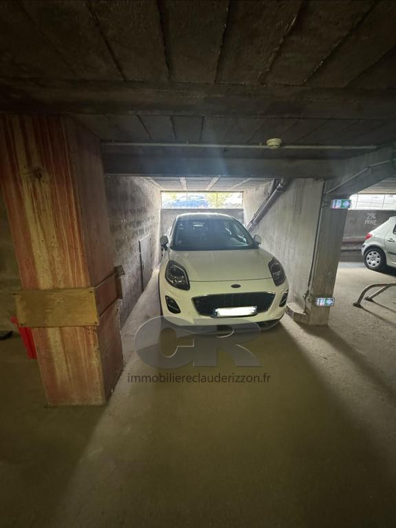 
                                                Location
                                                 A LOUER - Place de parking en sous-sol - PONTIFFROY