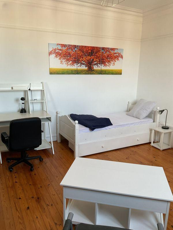
                                                Location
                                                 A LOUER POUR ETUDIANT(E) CHAMBRE DE 20m2