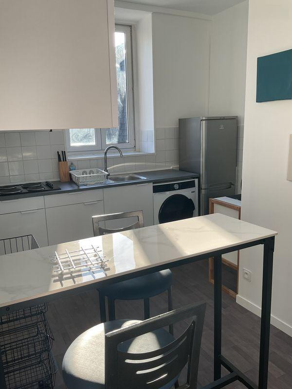 
                                                Location
                                                 A LOUER POUR ETUDIANT(E) CHAMBRE DE 20m2