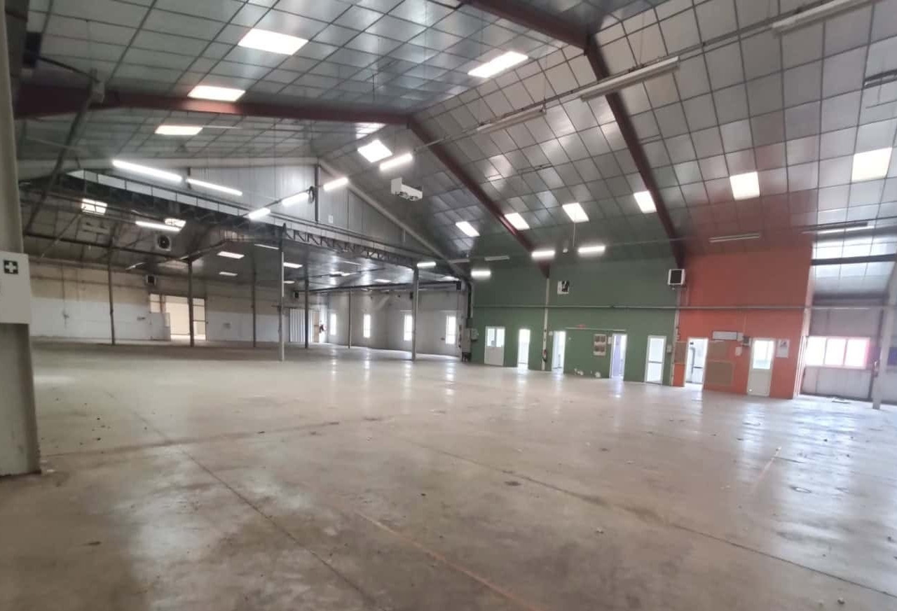 
                                                Location
                                                 À louer – Site industriel de 6 795 m² sur un terrain de 1,6 ha à Decazeville – Aveyron (12)