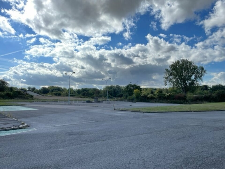 
                                                Location
                                                 À louer – Site logistique de 4 690 m² proche d'Amiens à Moreuil – Somme (80)