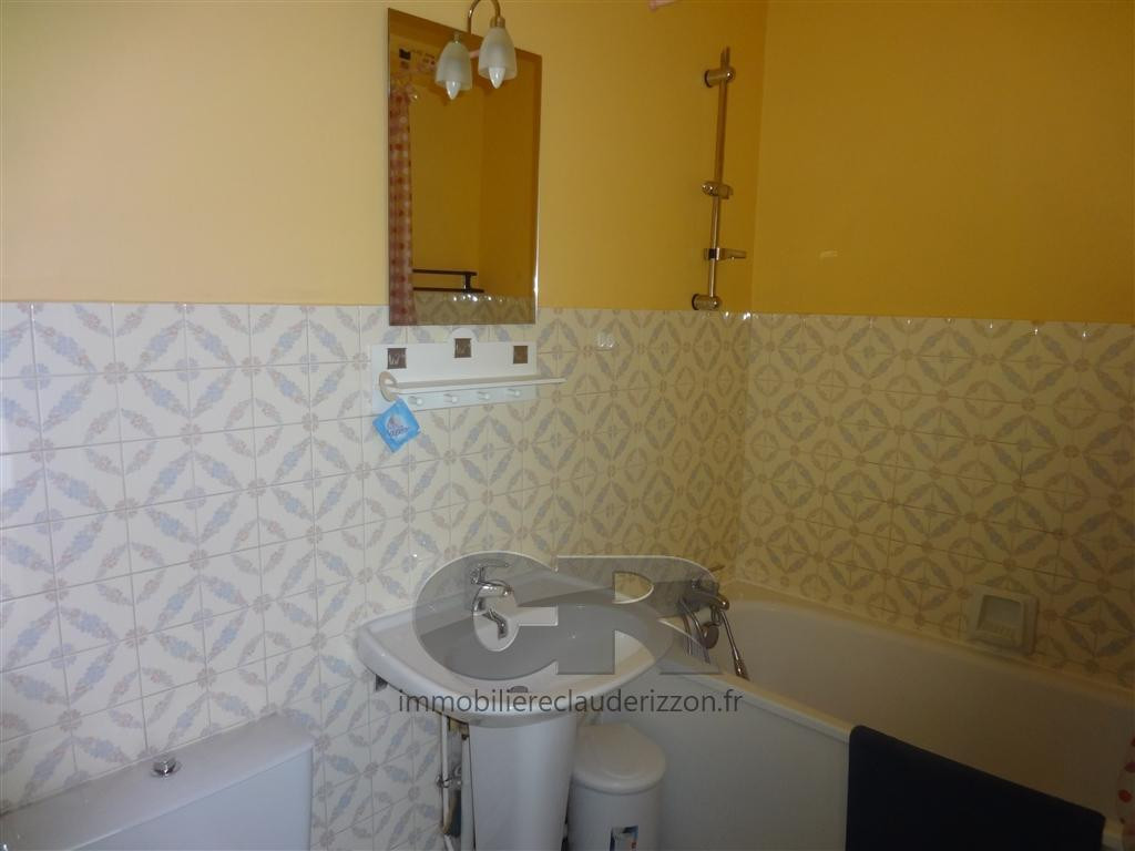 
                                                Location
                                                 A LOUER STUDIO