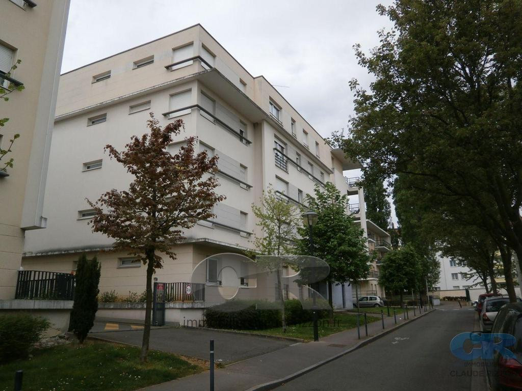 
                                                Location
                                                 A LOUER STUDIO AVEC BOX EN SOUS-SOL