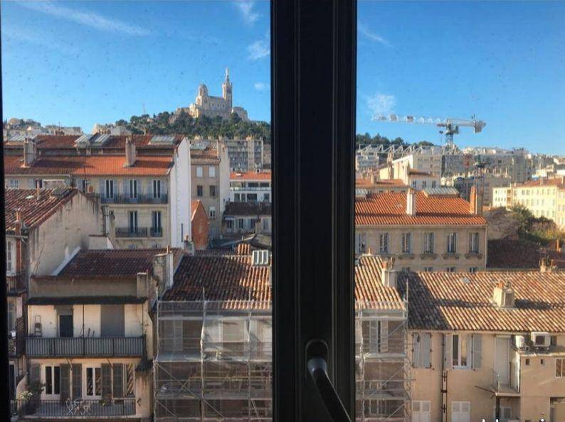 
                                                Location
                                                 A louer Studio haut de Breteuil / vue notre dame d
