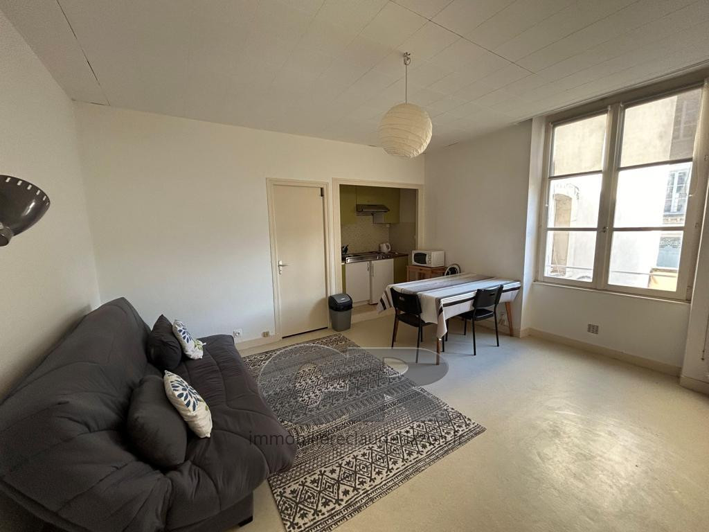
                                                Location
                                                 a louer studio meublé