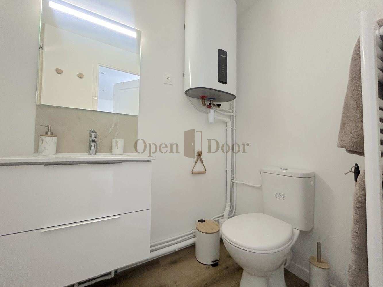 
                                                Vente
                                                 🏡 À LOUER - Studio Meublé Refait à Neuf