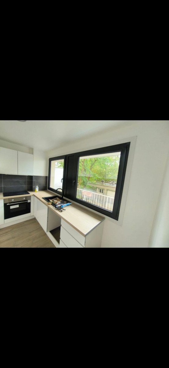 
                                                Location
                                                 A louer studio refait a neuf