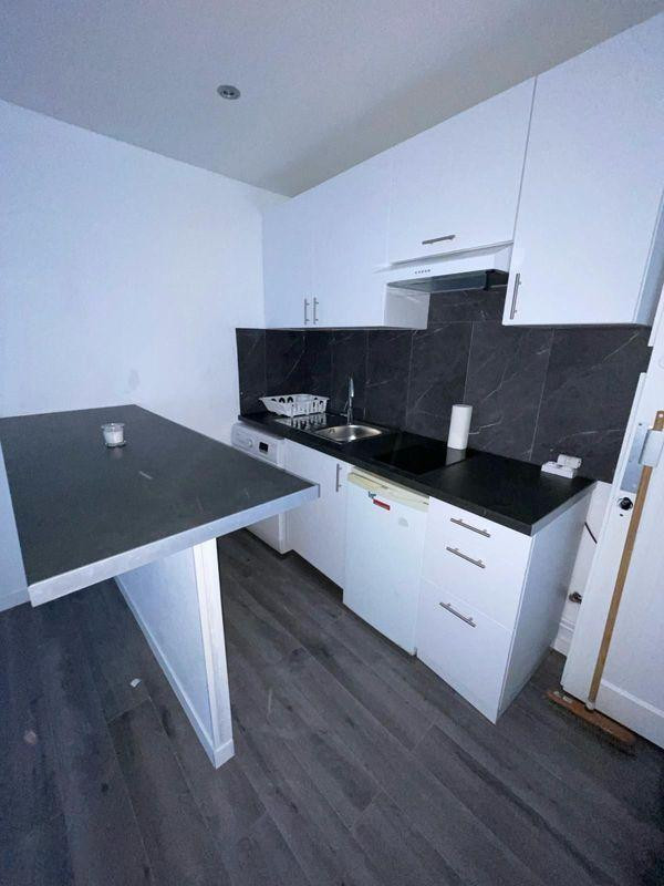 
                                                Location
                                                 À LOUER – Studio refait à neuf à Vincennes