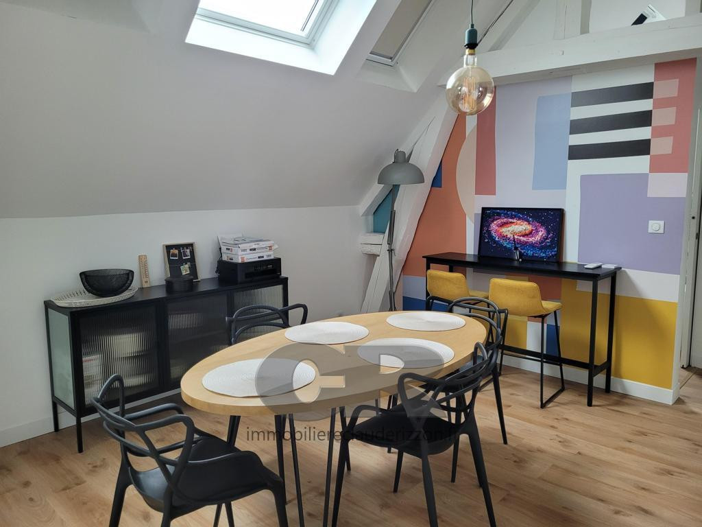 
                                                Location
                                                 A LOUER SUPERBE 3 PIECES MEUBLE CENTRE VILLE