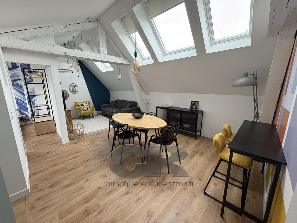 
                                                Location
                                                 A LOUER SUPERBE 3 PIECES MEUBLE ET CLIMATISE CENTRE VILLE