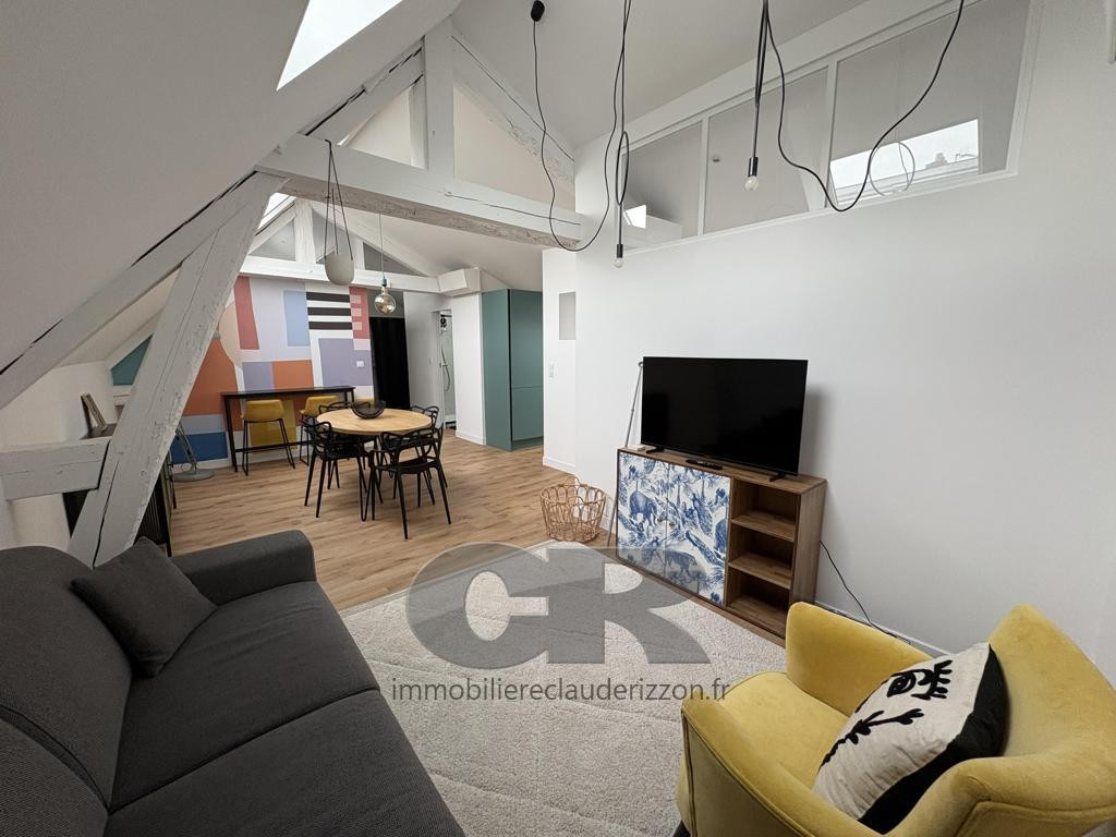 
                                                Location
                                                 A LOUER SUPERBE 3 PIECES MEUBLE ET CLIMATISE CENTRE VILLE