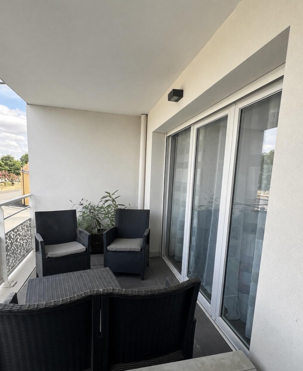 
                                                Location
                                                 À louer – Superbe T2 meublé de 40 m² avec loggia
