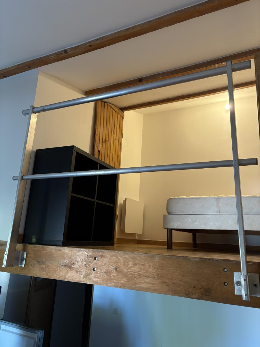 
                                                Location
                                                 À louer - T1 Bis avec mezzanine - 575€ CC