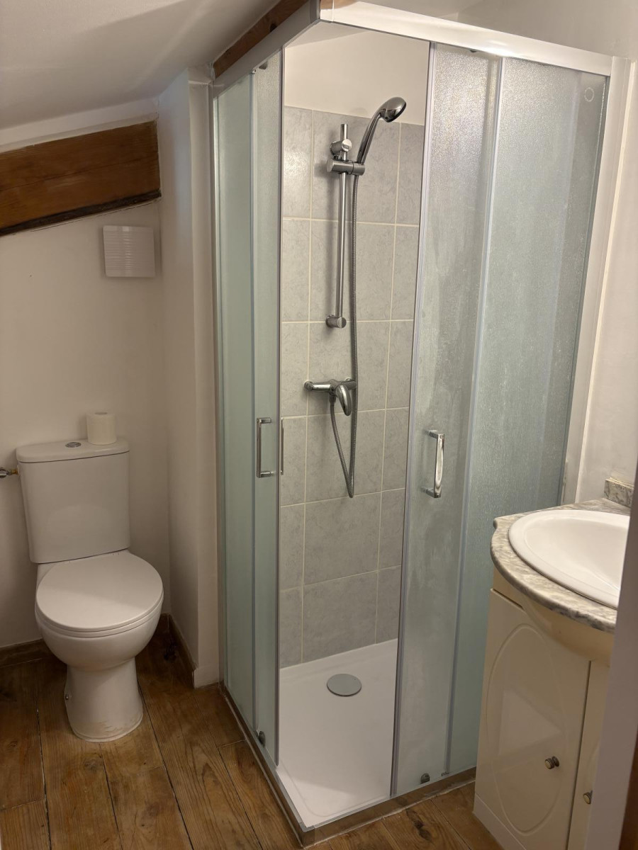 
                                                Location
                                                 À louer - T1 Bis avec mezzanine - 575€ CC